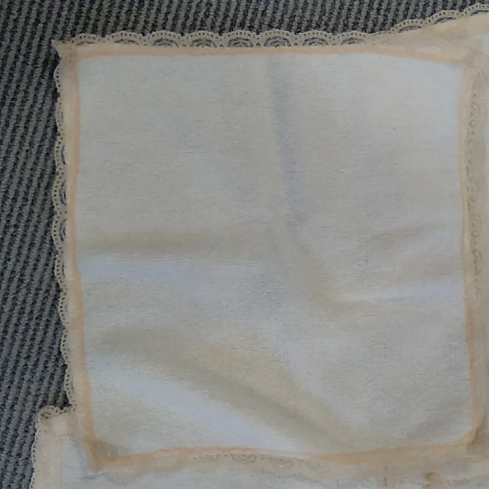 9 small decorative face or hand towels